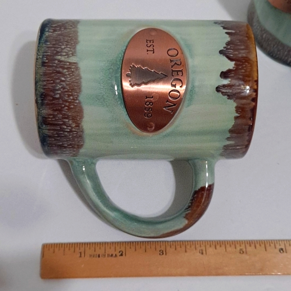 OREGON Rustic Green and Brown Ceramic Mugs Set of 2 NWT - Picture 2 of 5